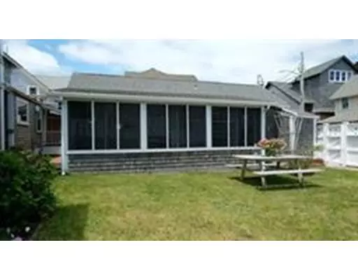 41 Ocean Ave, Oak Bluffs, MA 02557