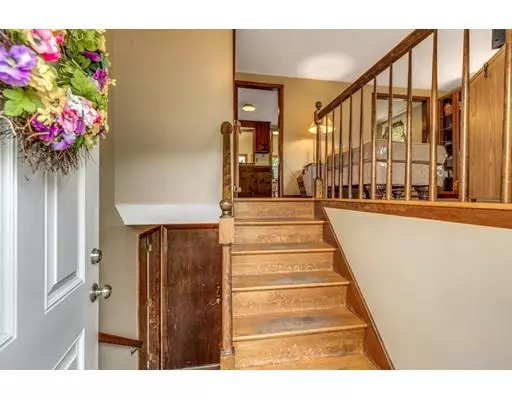 Littleton, MA 01460,11 Rita Ln