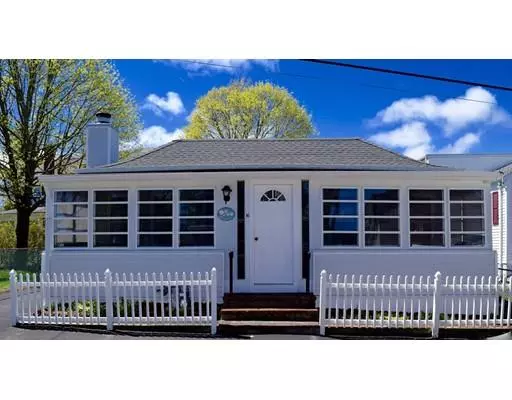 16 4th St, Wareham, MA 02558