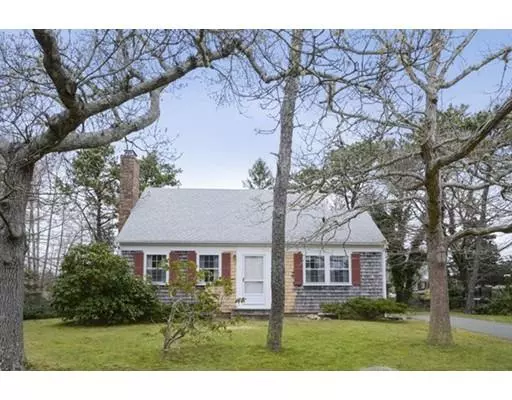 16 Flying Mist Ln, Brewster, MA 02631