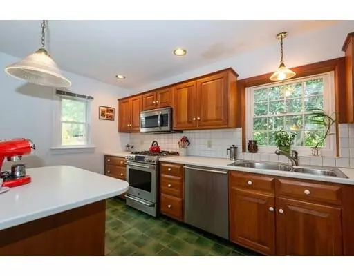 Ipswich, MA 01938,33 Upper River Rd