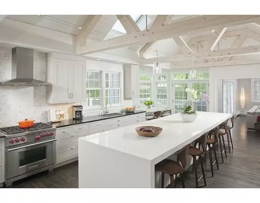 Hingham, MA 02043,3 Alexandra Way