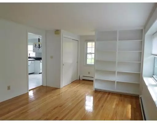 Agawam, MA 01001,29 Western Drive