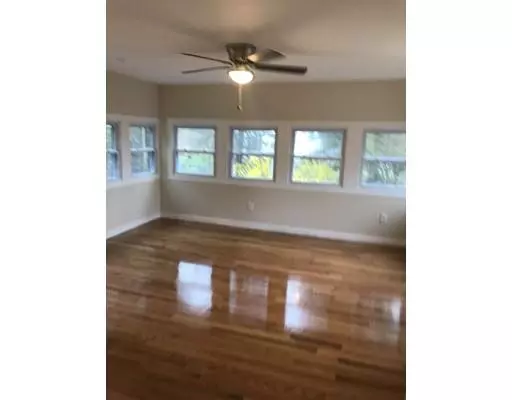 Groton, MA 01450,28 Taylor St