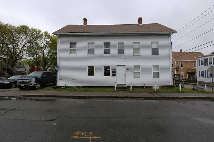 19 Myrtle Ave, Webster, MA 01570