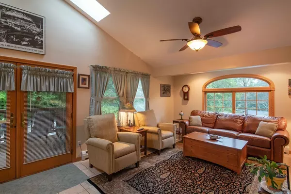 Westhampton, MA 01027,83 Montague Road