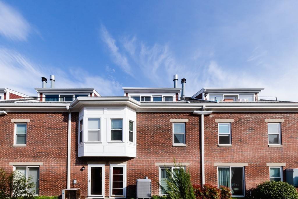 Quincy, MA 02171,150 Quincy Shore Dr #16