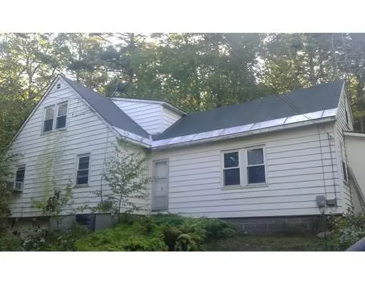 15 Hemenway Rd, Leverett, MA 01054