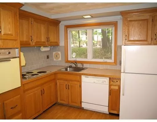 Chelmsford, MA 01824,6 Parlee Rd