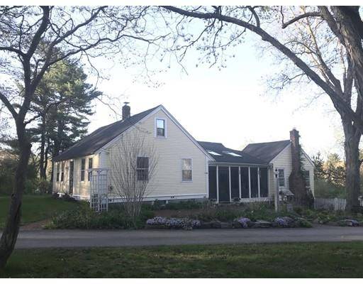 84 Providence St, Mendon, MA 01756