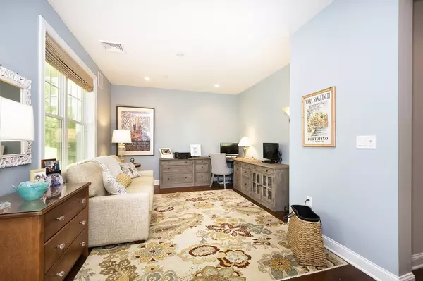 Hingham, MA 02043,103 Halsted Dr #103