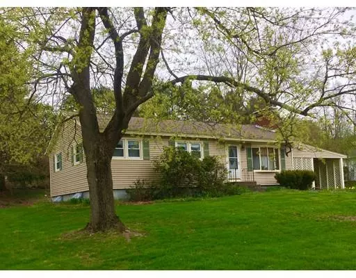 35 Meadow Ln, Lunenburg, MA 01462