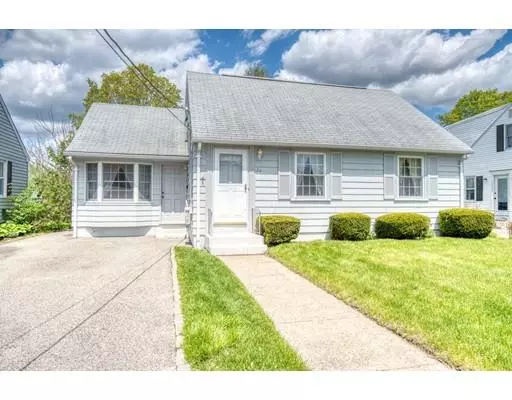 34 Lindesta Rd, Pawtucket, RI 02861