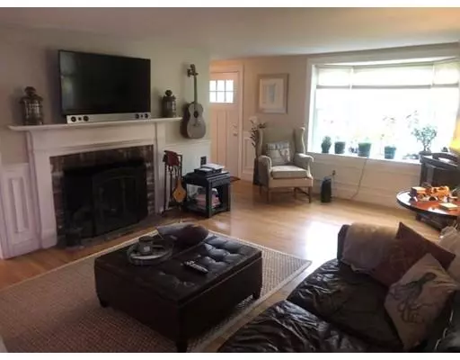 Mattapoisett, MA 02739,8 Massasoit Way