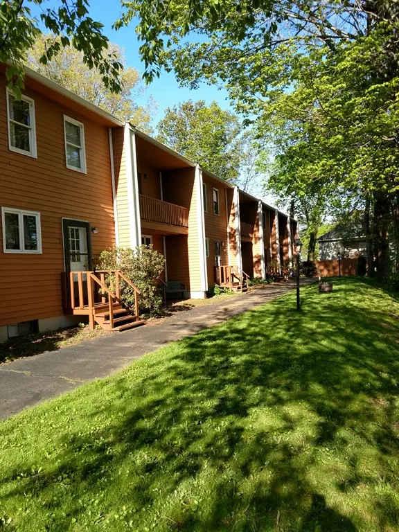 Southbridge, MA 01550,159 Elm St #3