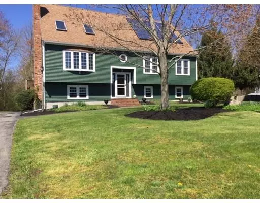 35 Rolling Hills Dr, East Bridgewater, MA 02333