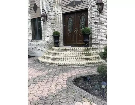 Acushnet, MA 02743,11 Dotys Mill Rd