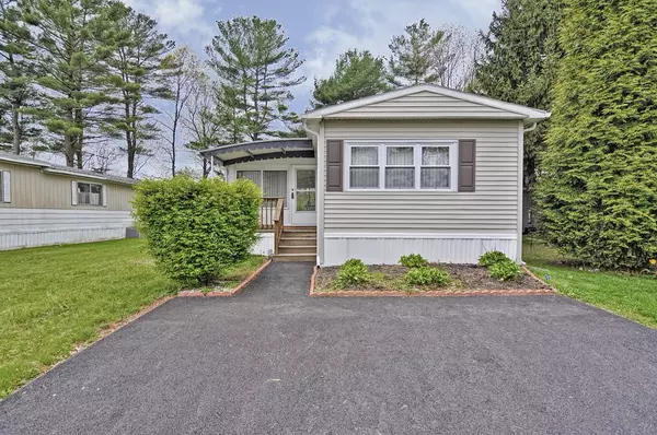 39 Easy Street, Raynham, MA 02767