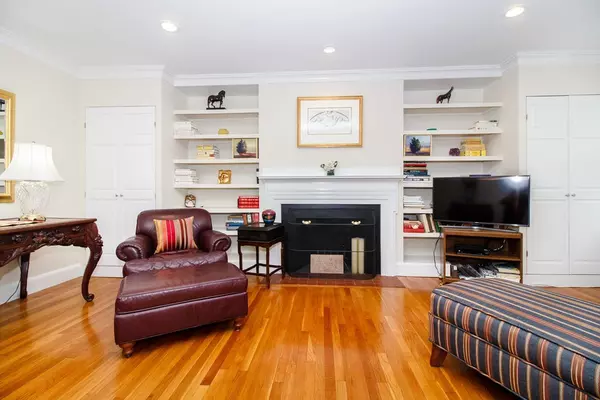 Brookline, MA 02446,54 Lancaster Terrace #2