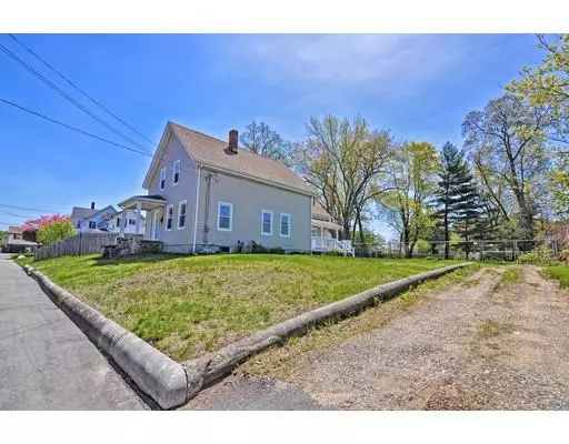 Taunton, MA 02780,9 Fern St