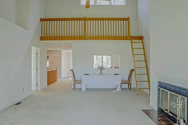 Westford, MA 01886,9 Monadnock Drive #9