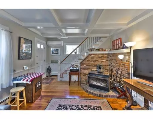 Hanson, MA 02341,731 Whitman St