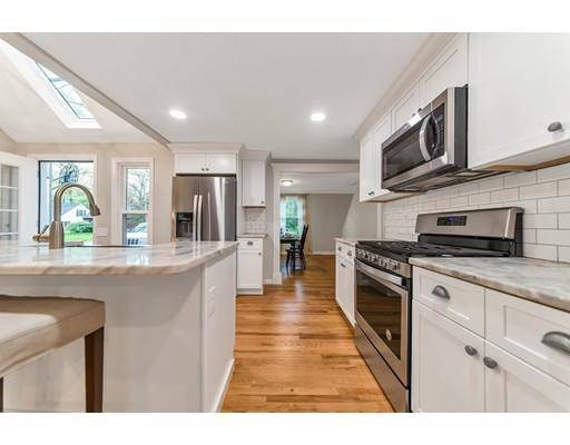 87 Oakwood Dr, Longmeadow, MA 01106