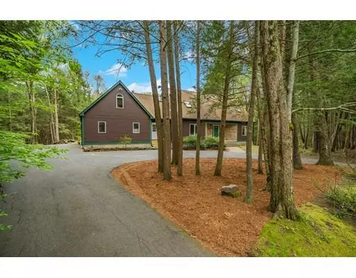 34 Carillon Circle, Easthampton, MA 01027