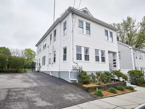 Watertown, MA 02472,32 Howard St #32