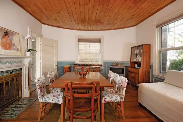 Brookline, MA 02446,56 Thorndike St