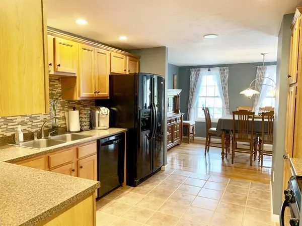 East Bridgewater, MA 02333,305 West St #305