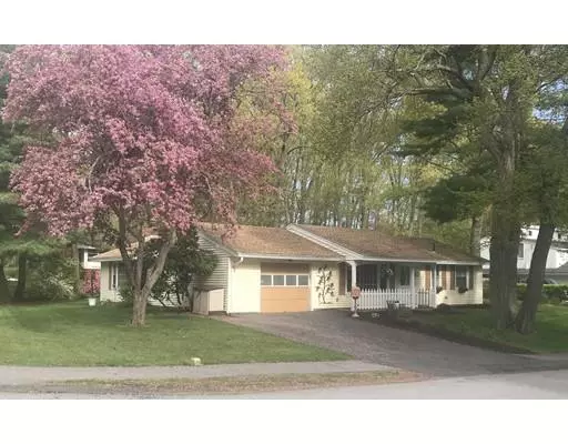 17 Hamilton Rd, Peabody, MA 01960