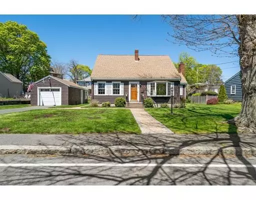 8 Flash Rd, Nahant, MA 01908