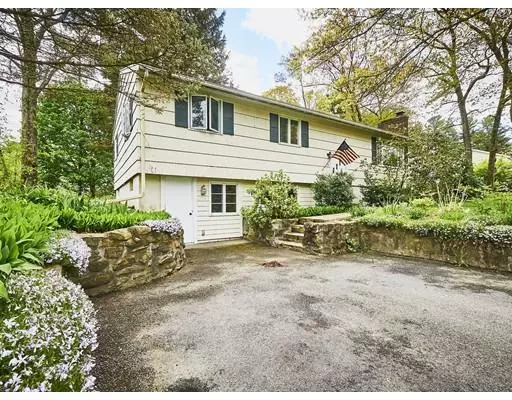 Southborough, MA 01772,6 Leonard Drive