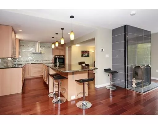 Southborough, MA 01772,7 High Ridge Rd