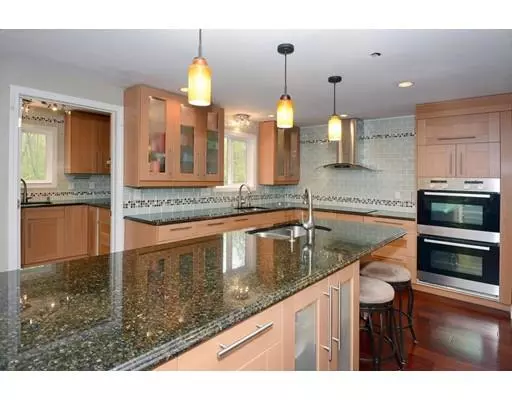 Southborough, MA 01772,7 High Ridge Rd