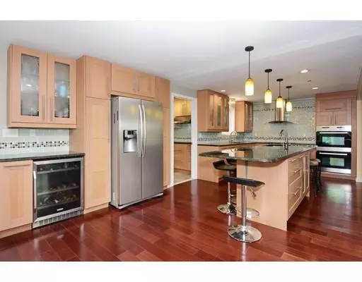 Southborough, MA 01772,7 High Ridge Rd