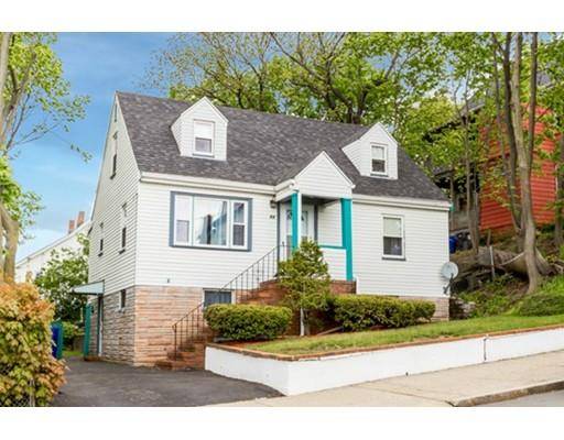 32 Hooper St, Chelsea, MA 02150