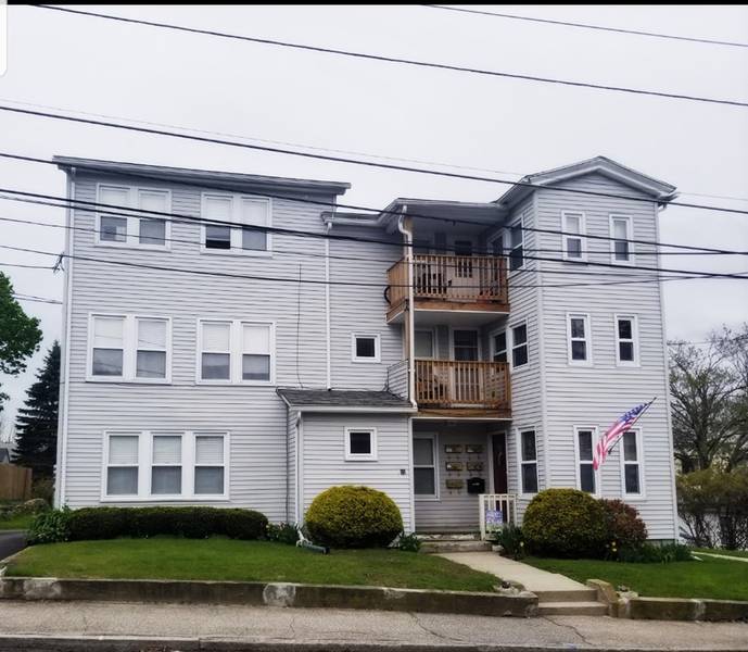 10 Lincoln St, Webster, MA 01570