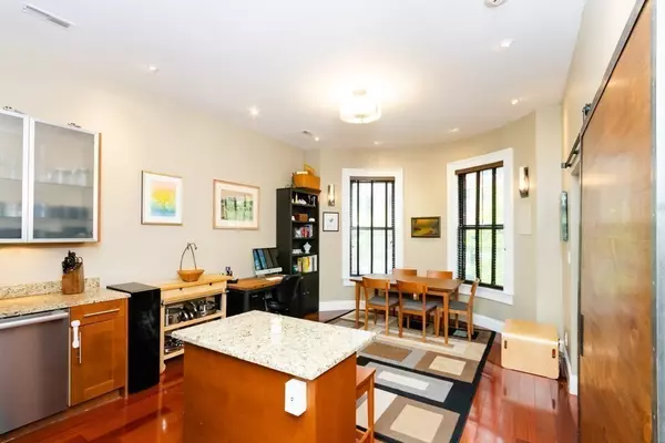 Boston, MA 02116,290 Columbus Avenue #6