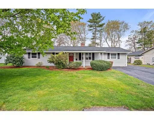 55 Bradford St, Holbrook, MA 02343