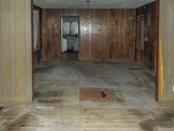 Warwick, RI 02888,17 Adams St