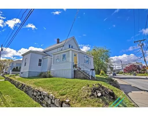 1736 Stafford Rd, Fall River, MA 02721