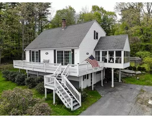 42 N Shore Rd, Derry, NH 03038