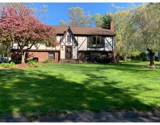 55 Eastland Rd, Longmeadow, MA 01106