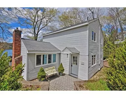 Spencer, MA 01562,30 Shore Dr