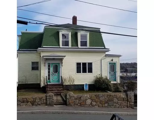 27 Friend St, Gloucester, MA 01930