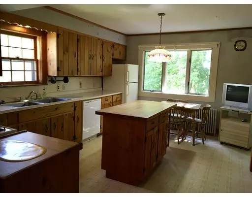 Spencer, MA 01562,6 Cottage St