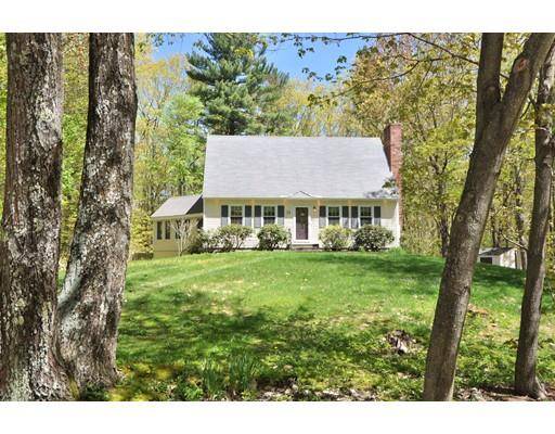 35 Lantern Lane, Hooksett, NH 03106