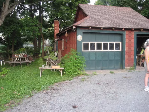 Gardner, MA 01440,21 Robillard Street